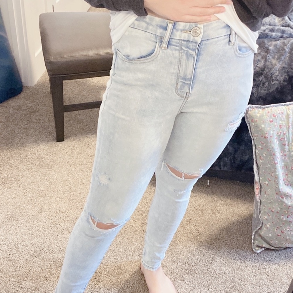 AMERICAN EAGLE 🌸 NEXT LEVEL STRETCH LIGHT WASH, HIGH WAISTED JEANS SIZE 6